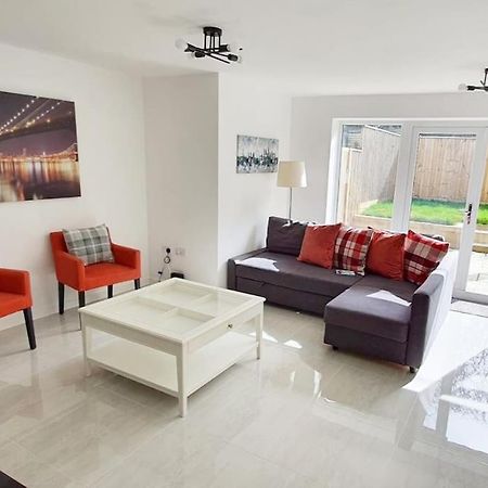 Walnut Flats-F2, 3-Bedroom With Garden & Patio - Ac, Parking, Netflix, Wifi - Close To Oxford, Bicester & Blenheim Palace Exterior foto