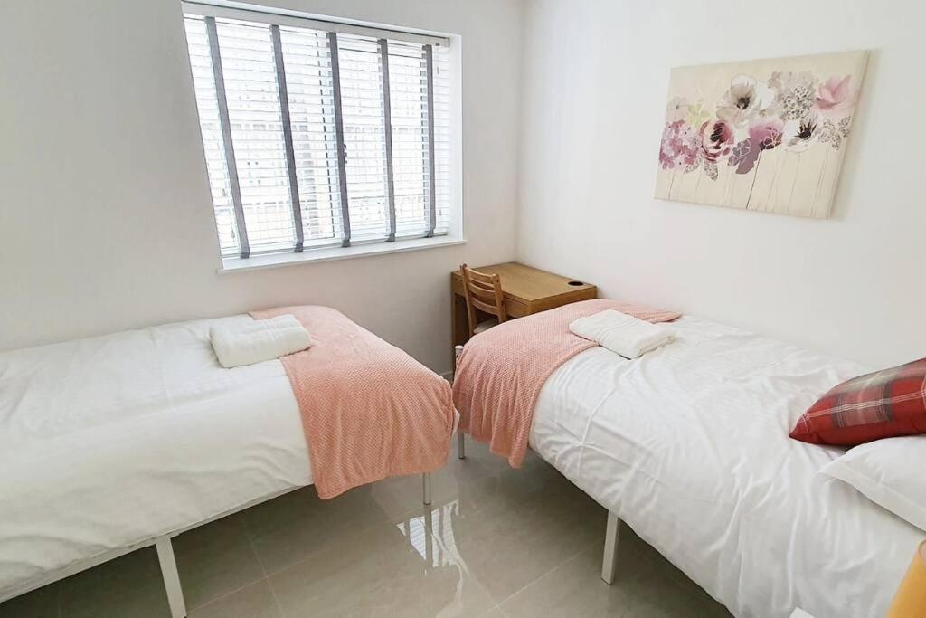 Walnut Flats-F2, 3-Bedroom With Garden & Patio - Ac, Parking, Netflix, Wifi - Close To Oxford, Bicester & Blenheim Palace Exterior foto