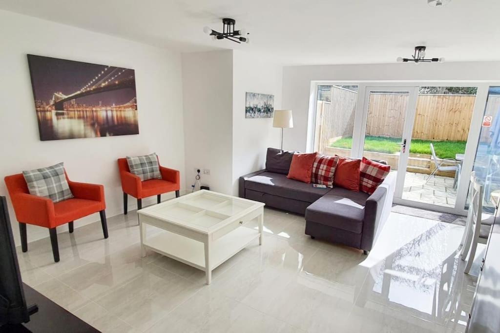 Walnut Flats-F2, 3-Bedroom With Garden & Patio - Ac, Parking, Netflix, Wifi - Close To Oxford, Bicester & Blenheim Palace Exterior foto
